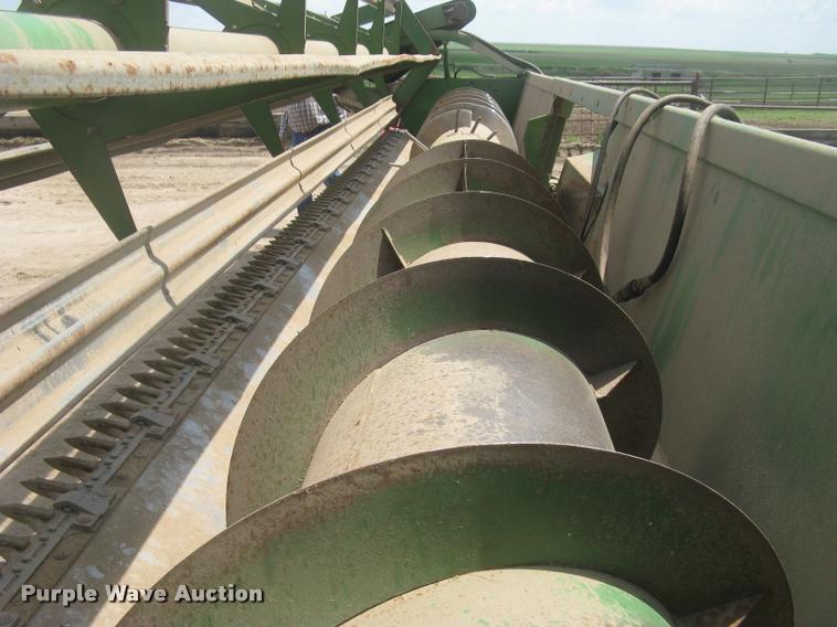 image for item L2349 John Deere 224 platform head