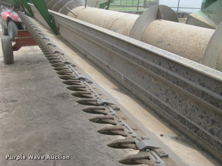 image for item L2349 John Deere 224 platform head