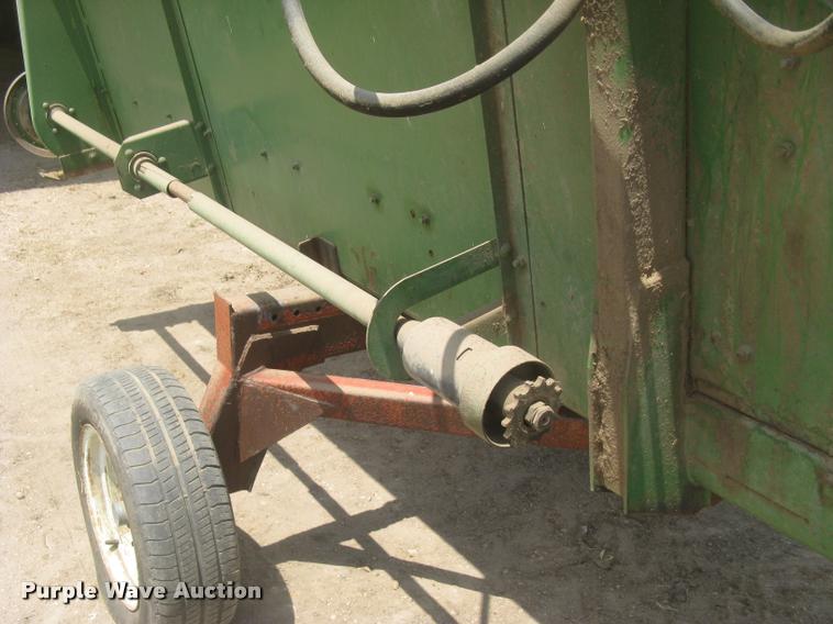 image for item L2349 John Deere 224 platform head