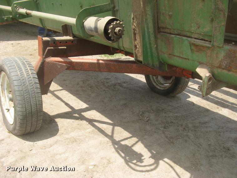 image for item L2349 John Deere 224 platform head