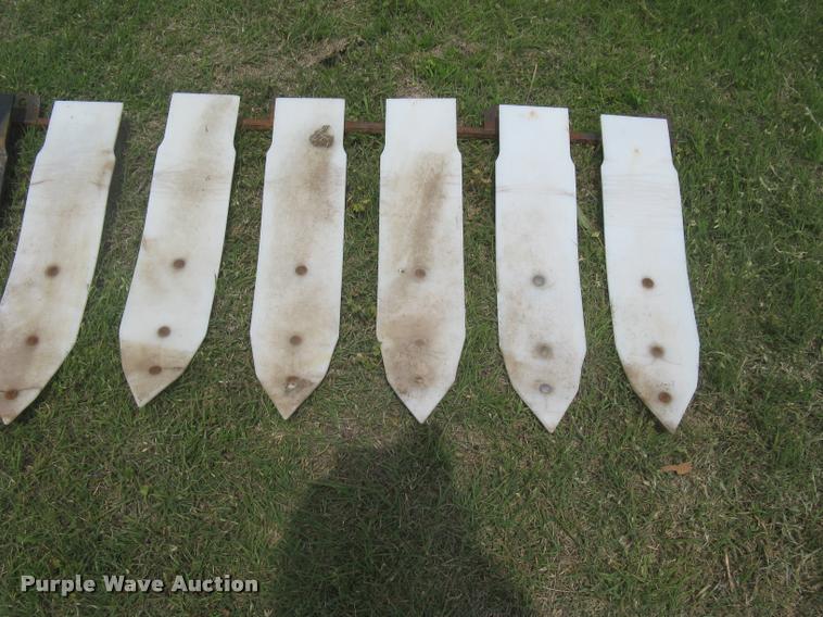 image for item L2349 John Deere 224 platform head