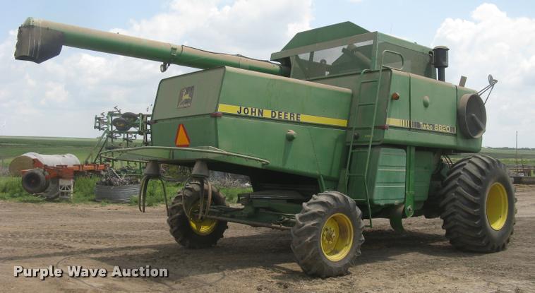 image for item L2352 1982 John Deere 8820 Turbo combine