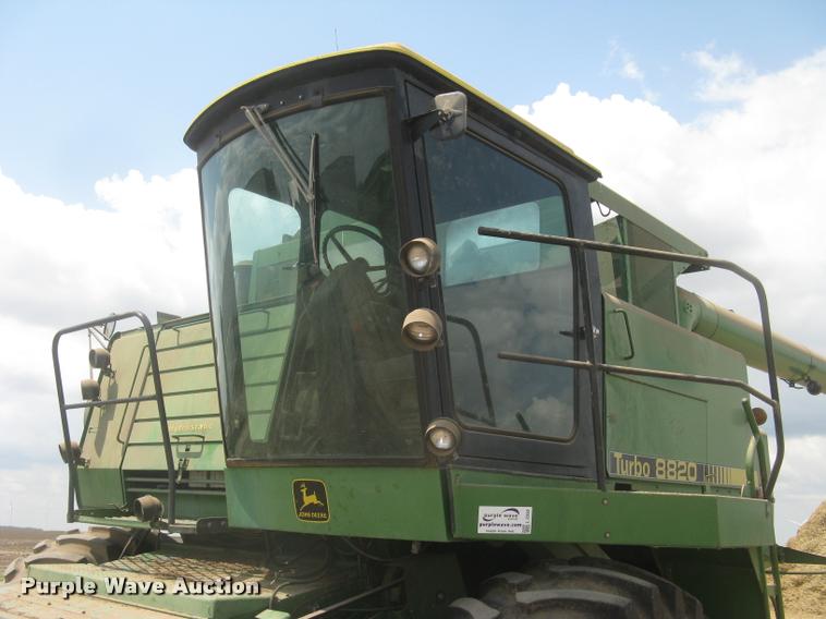 image for item L2352 1982 John Deere 8820 Turbo combine