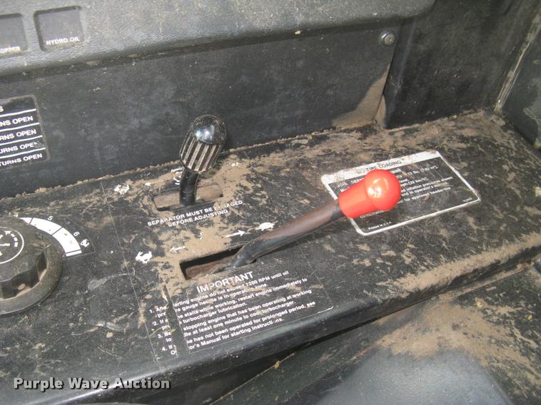 image for item L2352 1982 John Deere 8820 Turbo combine