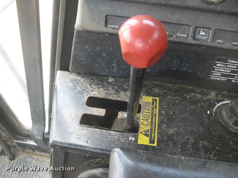 image for item L2352 1982 John Deere 8820 Turbo combine