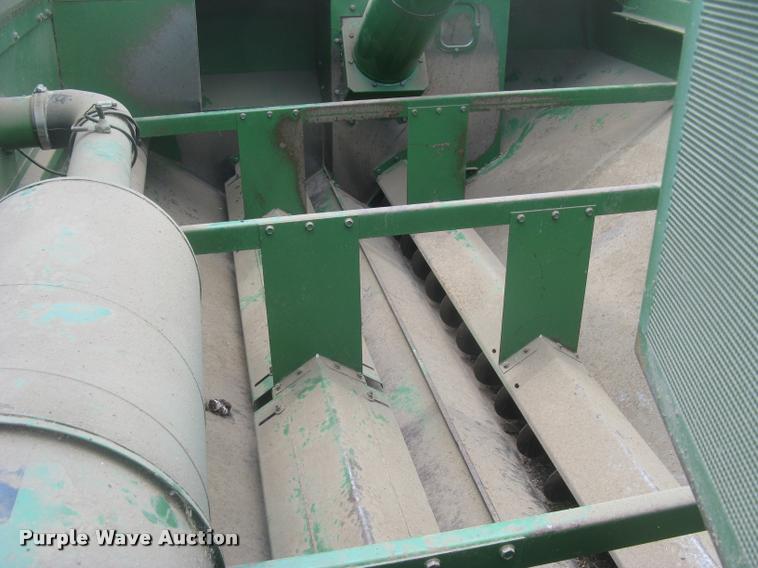 image for item L2352 1982 John Deere 8820 Turbo combine