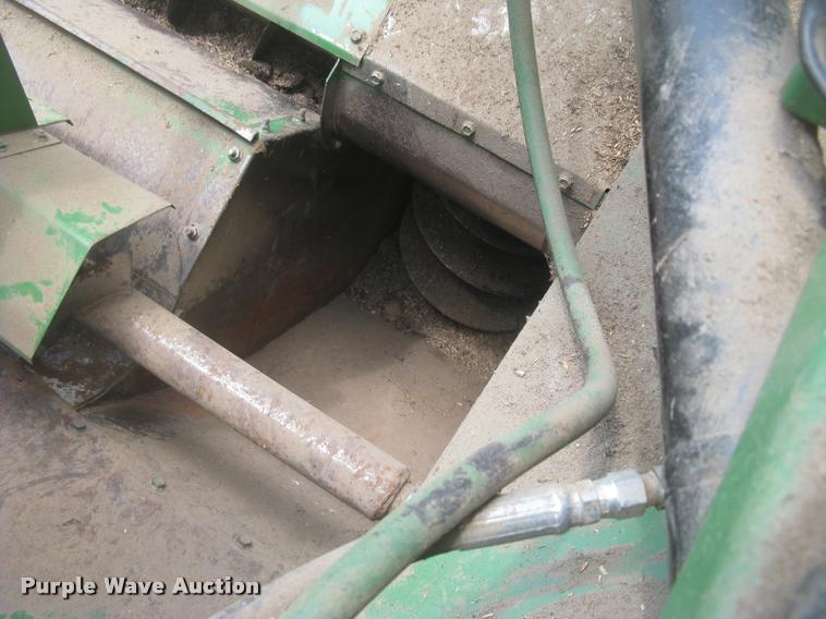 image for item L2352 1982 John Deere 8820 Turbo combine