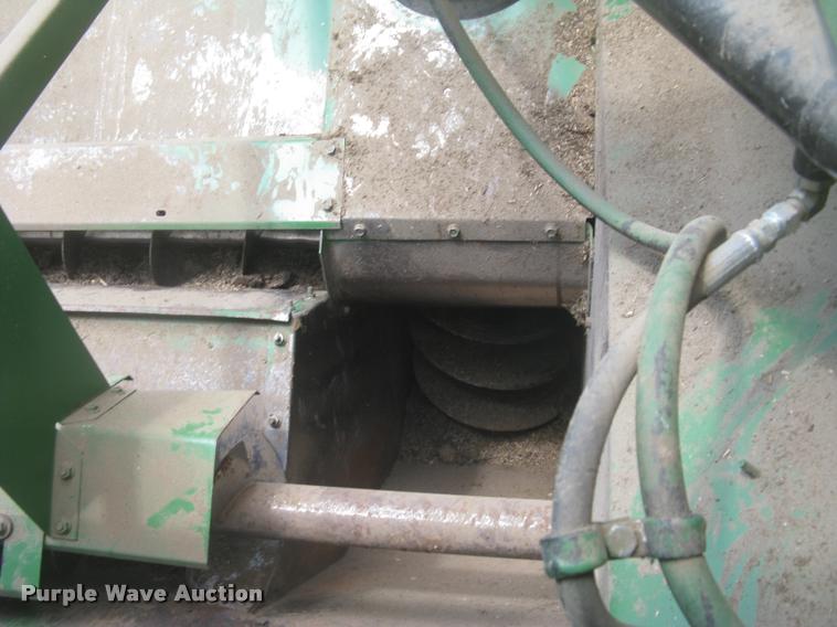 image for item L2352 1982 John Deere 8820 Turbo combine