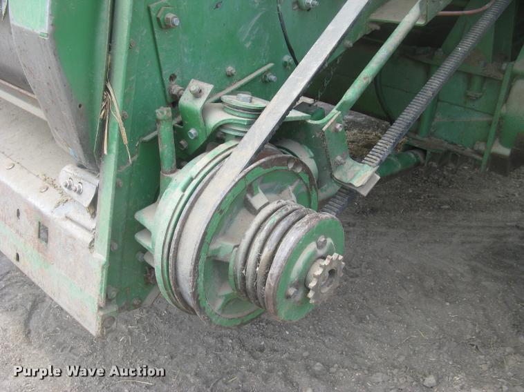 image for item L2352 1982 John Deere 8820 Turbo combine