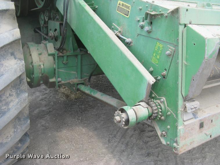 image for item L2352 1982 John Deere 8820 Turbo combine