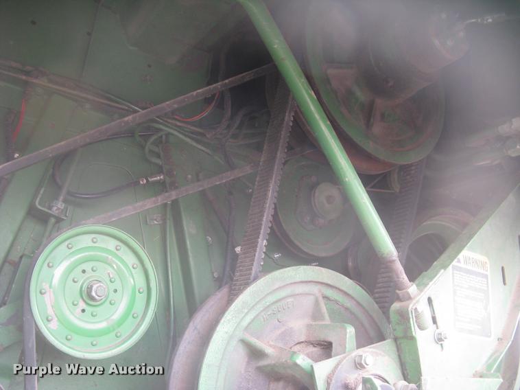 image for item L2352 1982 John Deere 8820 Turbo combine