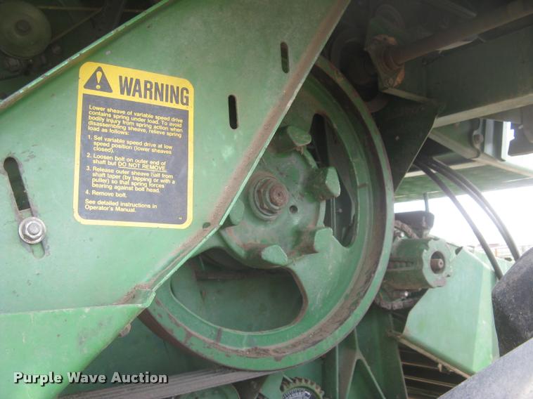 image for item L2352 1982 John Deere 8820 Turbo combine