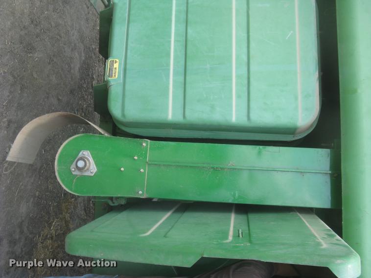 image for item L2352 1982 John Deere 8820 Turbo combine