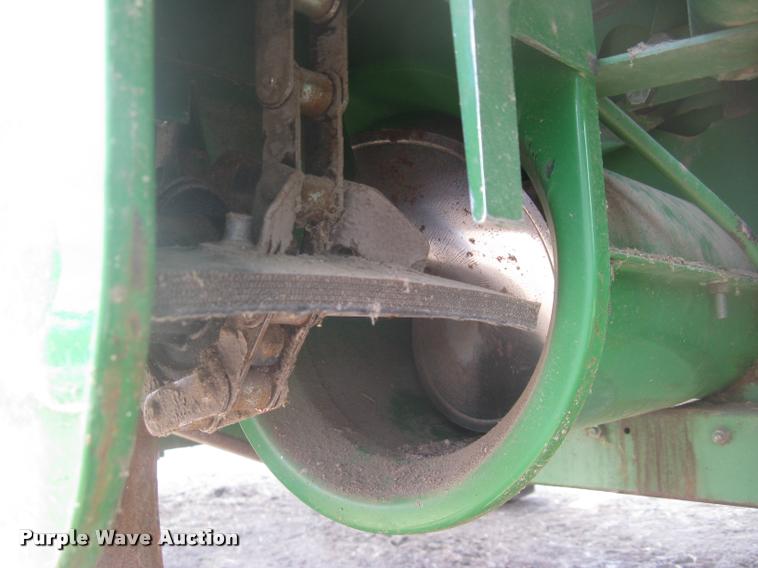image for item L2352 1982 John Deere 8820 Turbo combine