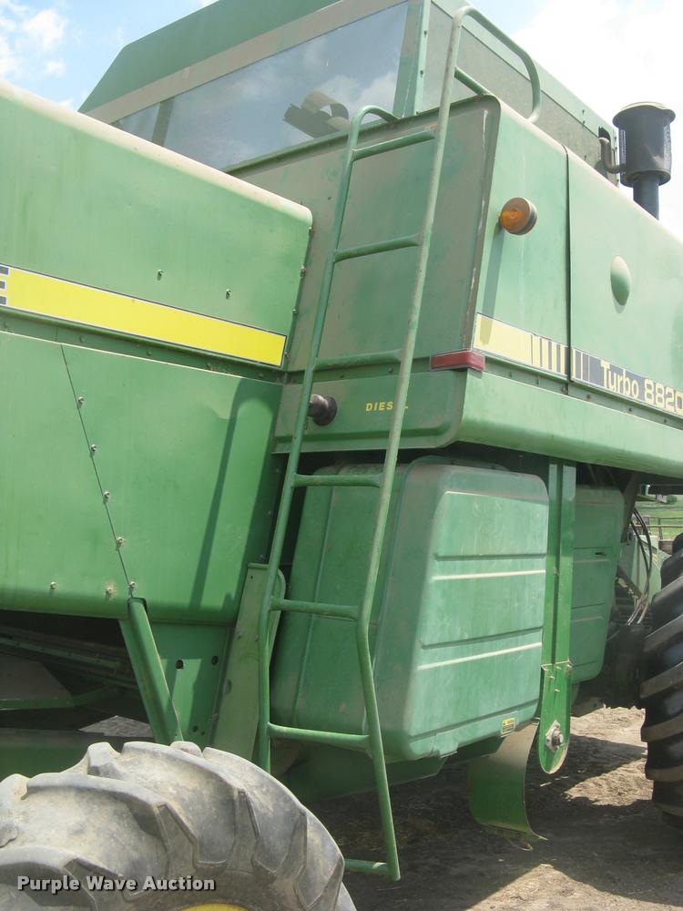 image for item L2352 1982 John Deere 8820 Turbo combine