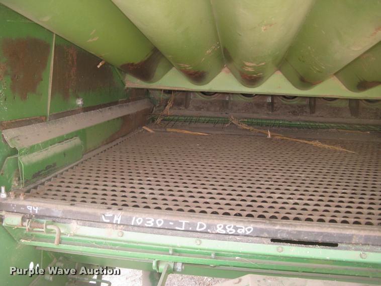image for item L2352 1982 John Deere 8820 Turbo combine