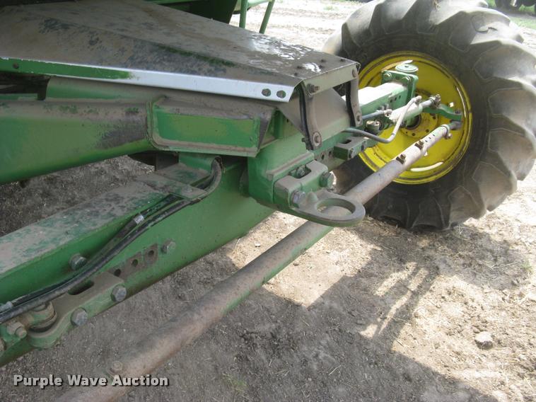 image for item L2352 1982 John Deere 8820 Turbo combine