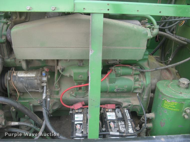 image for item L2352 1982 John Deere 8820 Turbo combine
