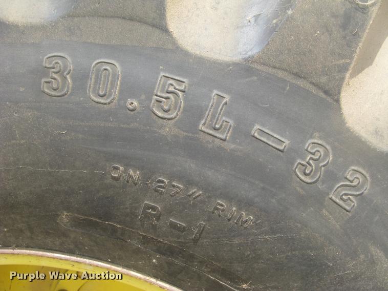 image for item L2352 1982 John Deere 8820 Turbo combine