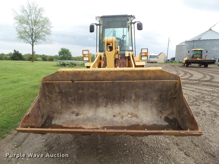 image for item L5551 1997 Case 621B wheel loader