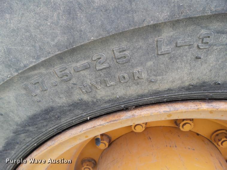 image for item L5551 1997 Case 621B wheel loader