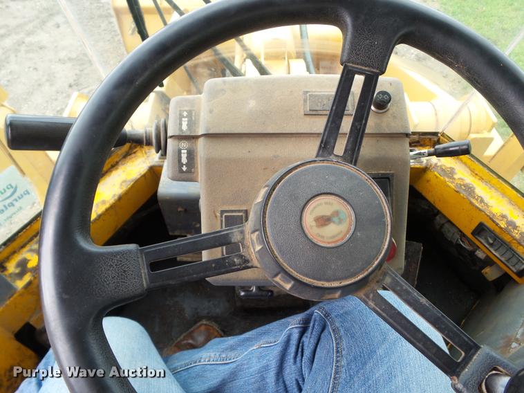 image for item L5551 1997 Case 621B wheel loader