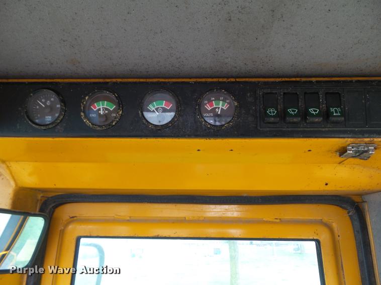 image for item L5551 1997 Case 621B wheel loader