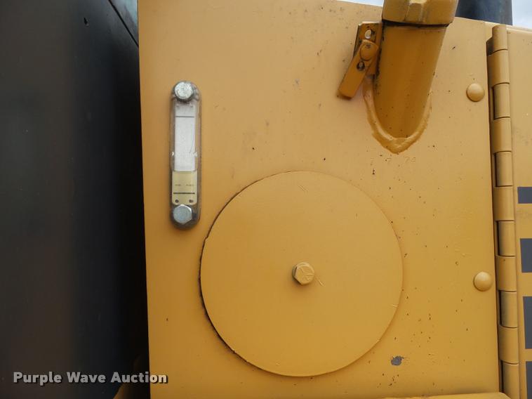 image for item L5551 1997 Case 621B wheel loader