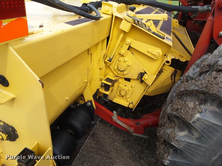 image for item L5553 2006 New Holland HW345 self-propelled windrower