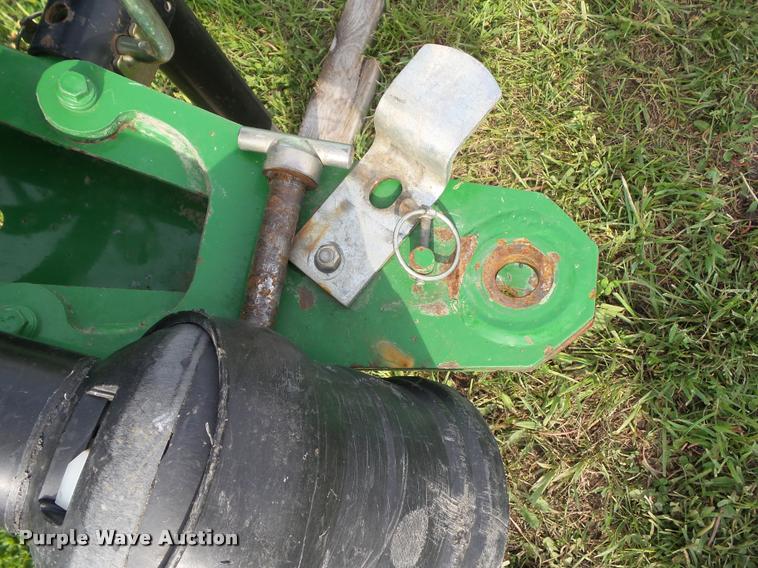 image for item L5554 2012 John Deere 568 Mega Wide Plus round baler