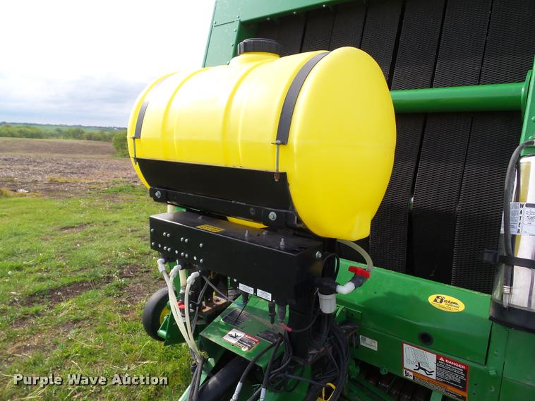 image for item L5554 2012 John Deere 568 Mega Wide Plus round baler