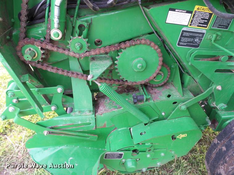 image for item L5554 2012 John Deere 568 Mega Wide Plus round baler