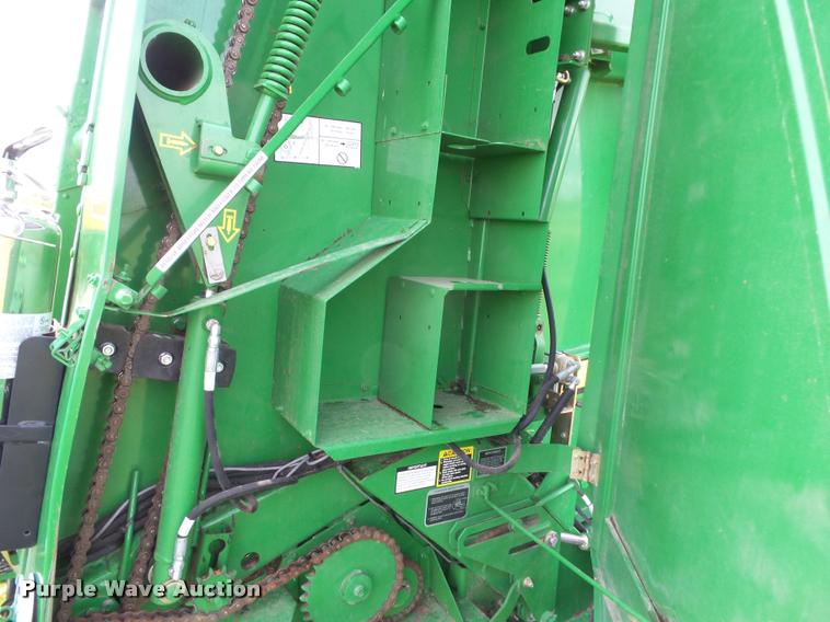 image for item L5554 2012 John Deere 568 Mega Wide Plus round baler