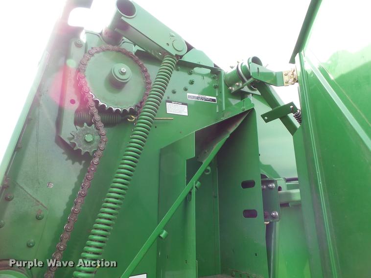 image for item L5554 2012 John Deere 568 Mega Wide Plus round baler
