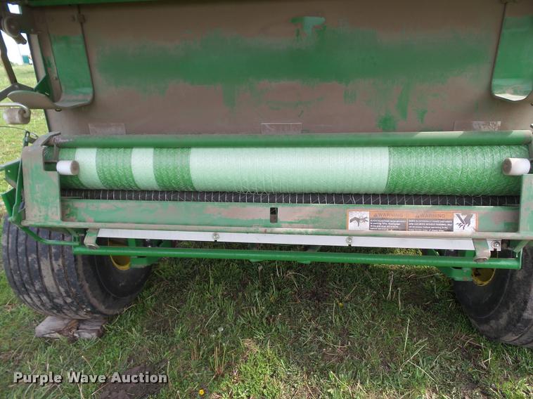 image for item L5554 2012 John Deere 568 Mega Wide Plus round baler