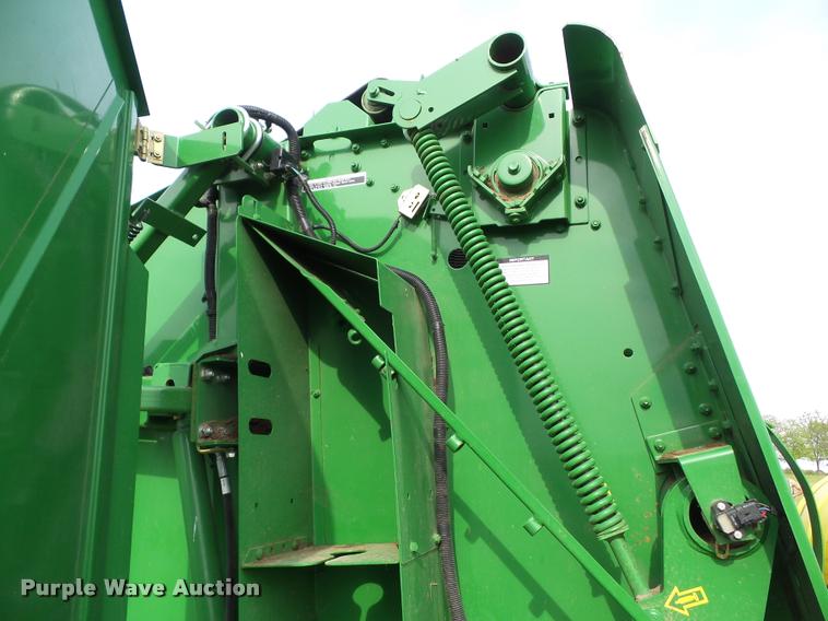 image for item L5554 2012 John Deere 568 Mega Wide Plus round baler
