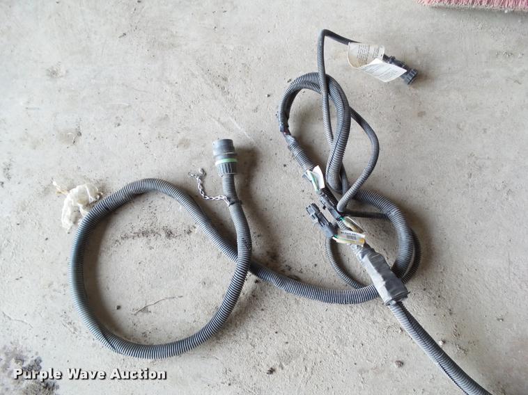 image for item L5554 2012 John Deere 568 Mega Wide Plus round baler