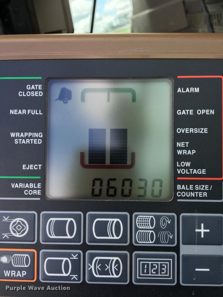 image for item L5554 2012 John Deere 568 Mega Wide Plus round baler