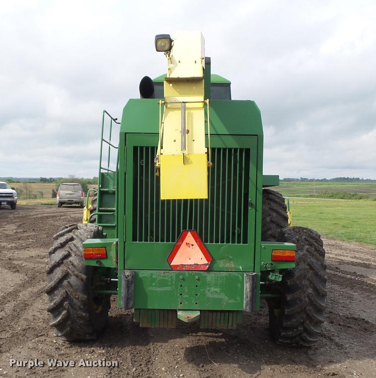 image for item L5556 1997 John Deere 6910 forage harvester
