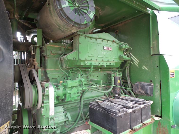 image for item L5556 1997 John Deere 6910 forage harvester