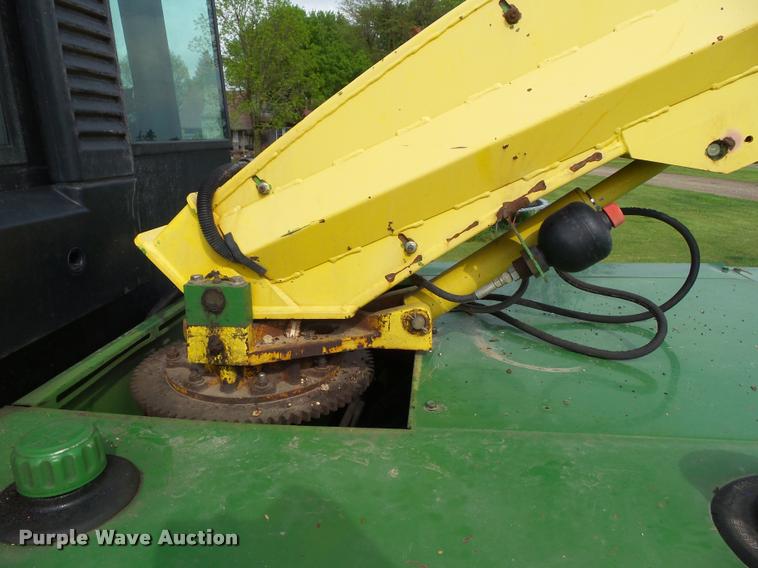 image for item L5556 1997 John Deere 6910 forage harvester