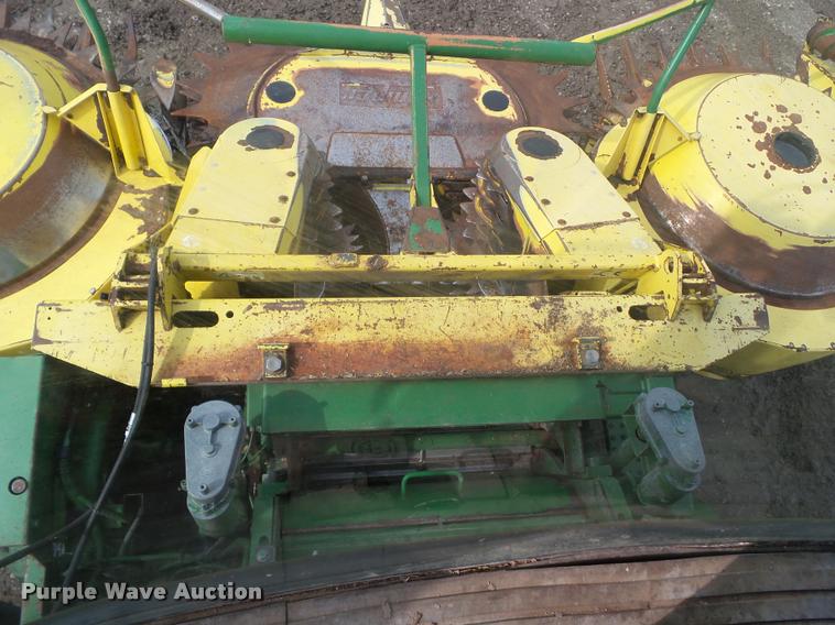 image for item L5556 1997 John Deere 6910 forage harvester
