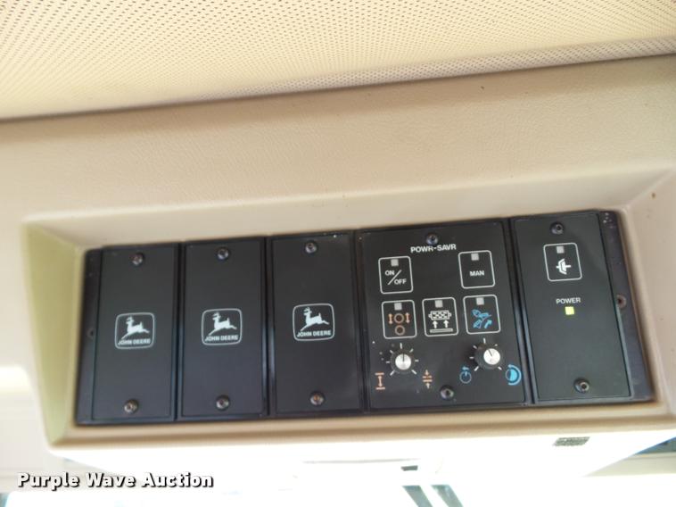 image for item L5556 1997 John Deere 6910 forage harvester