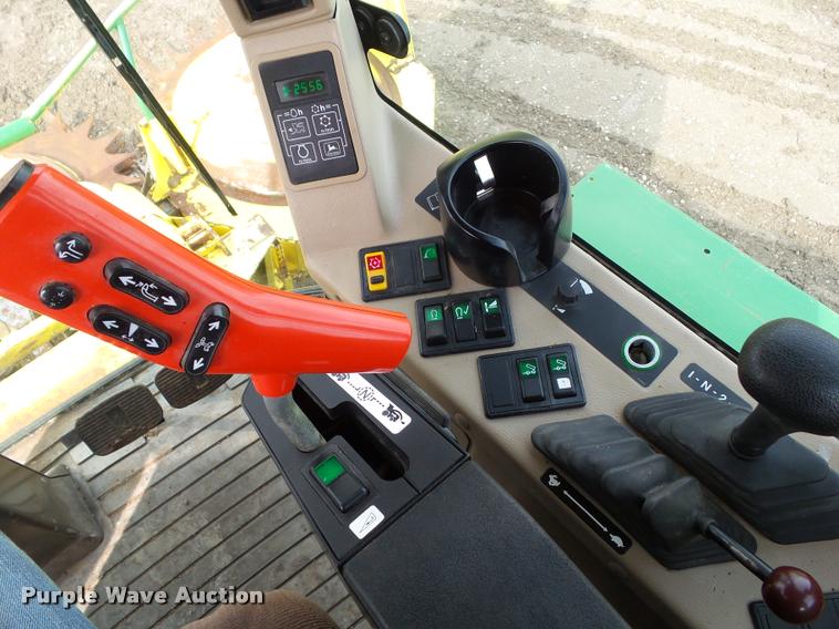 image for item L5556 1997 John Deere 6910 forage harvester