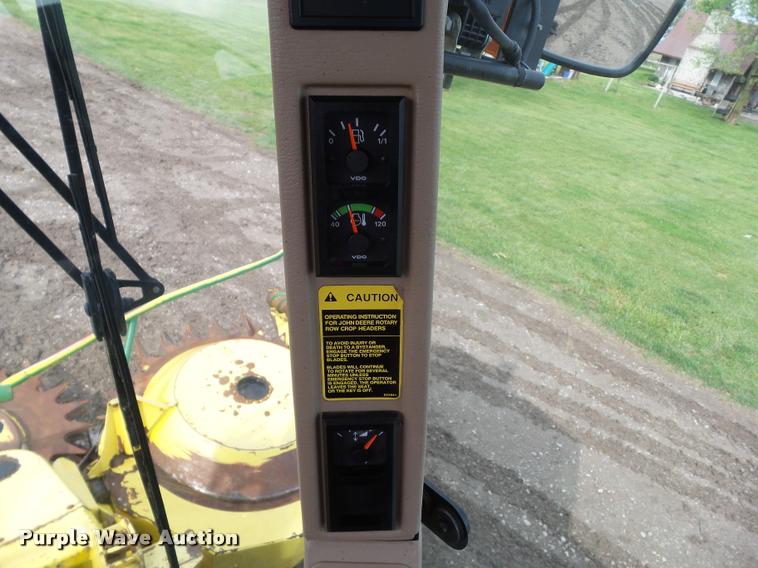 image for item L5556 1997 John Deere 6910 forage harvester