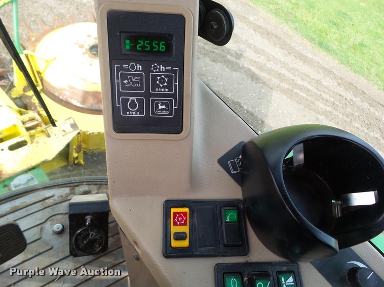 image for item L5556 1997 John Deere 6910 forage harvester