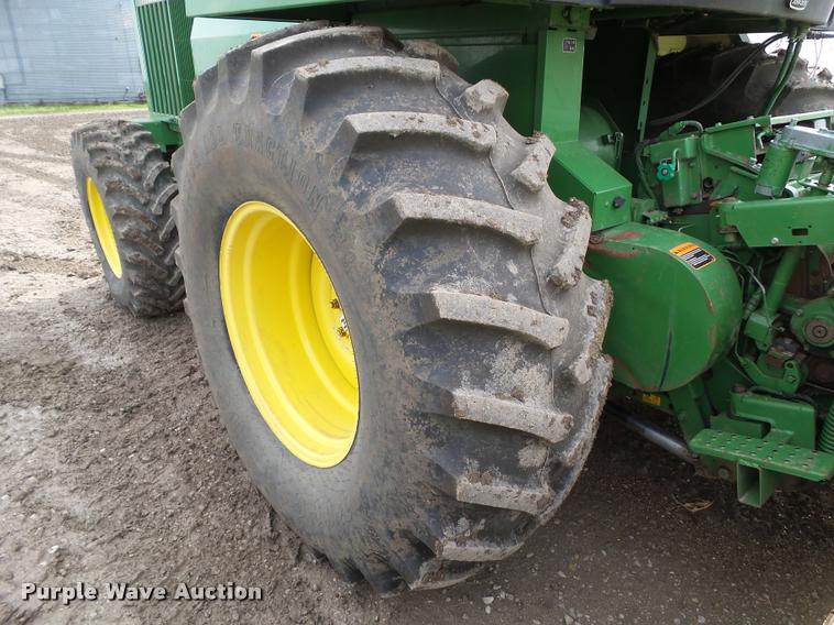 image for item L5556 1997 John Deere 6910 forage harvester