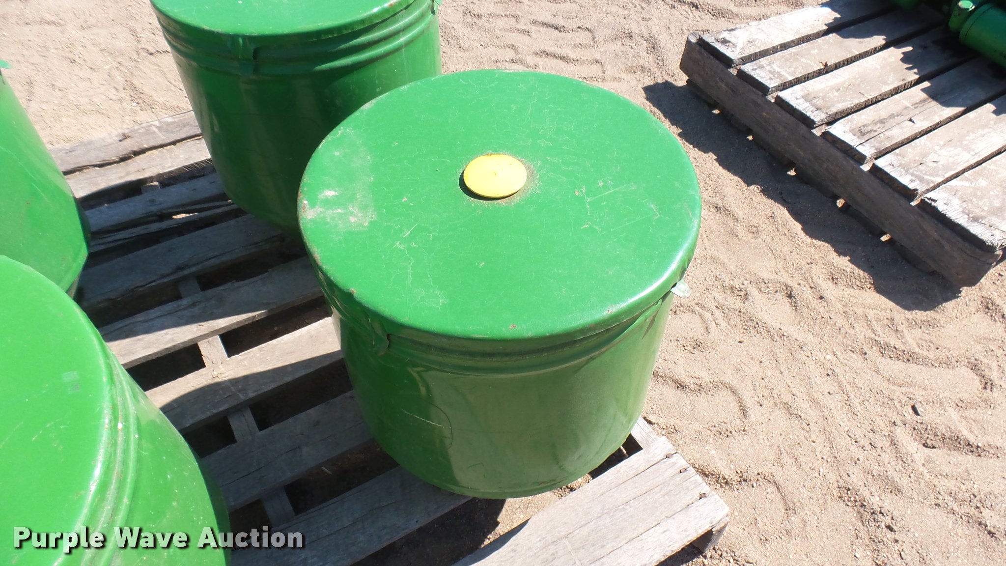 (4) John Deere seed hoppers in Kinsley, KS Item DO9614 sold Purple Wave