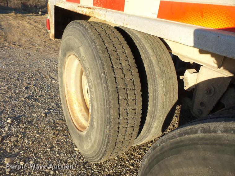 image for item DA5886 1979 Doonan grain trailer