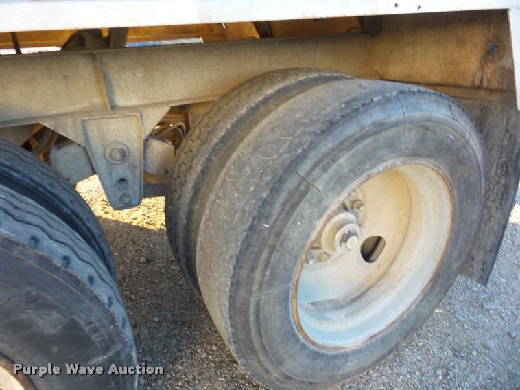 image for item DA5886 1979 Doonan grain trailer